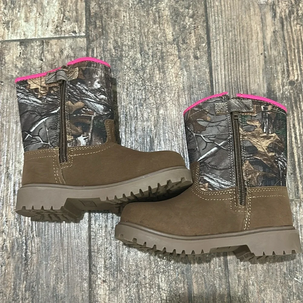 Magellan Girls Brown and Pink Camo Boots - Picture 5 of 8